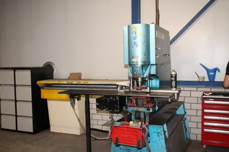 CNC Ponsmachine